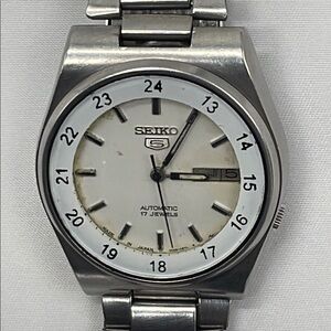 Seiko 5 Silver and White Automatic Watch with stainless bracelet
